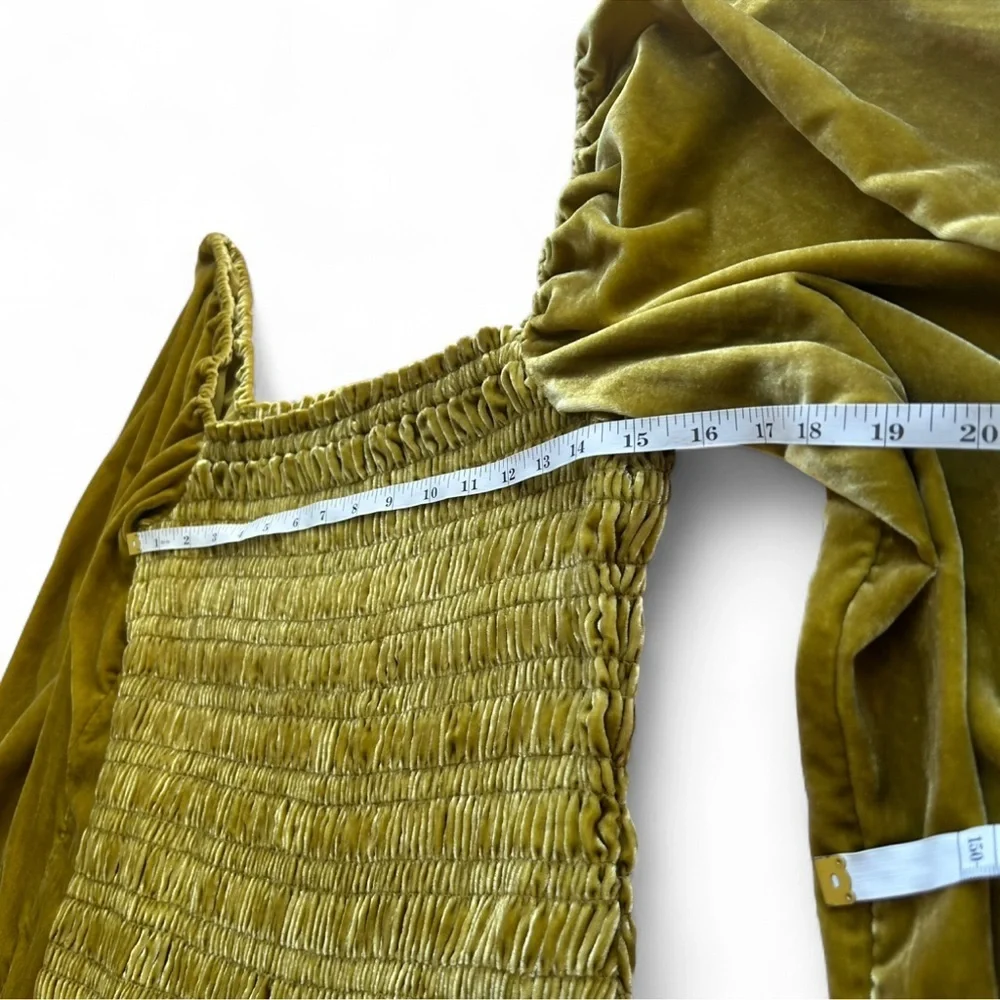 by |Anthropologiel Velvet Puff Sleeved Smocked Blouse Gold NWT Woman’s Large - Picture 8 of 9